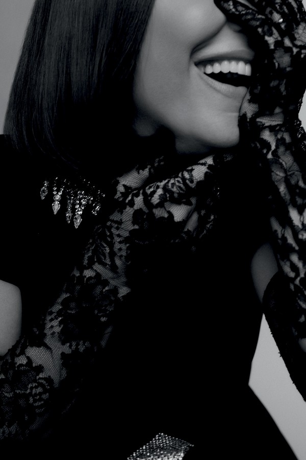 Ivete Sangalo usa vestido Gucci (R$ 29.700) e luvas Dolce & Gabbana (R$ 1.900) (Foto: Hick Duarte)