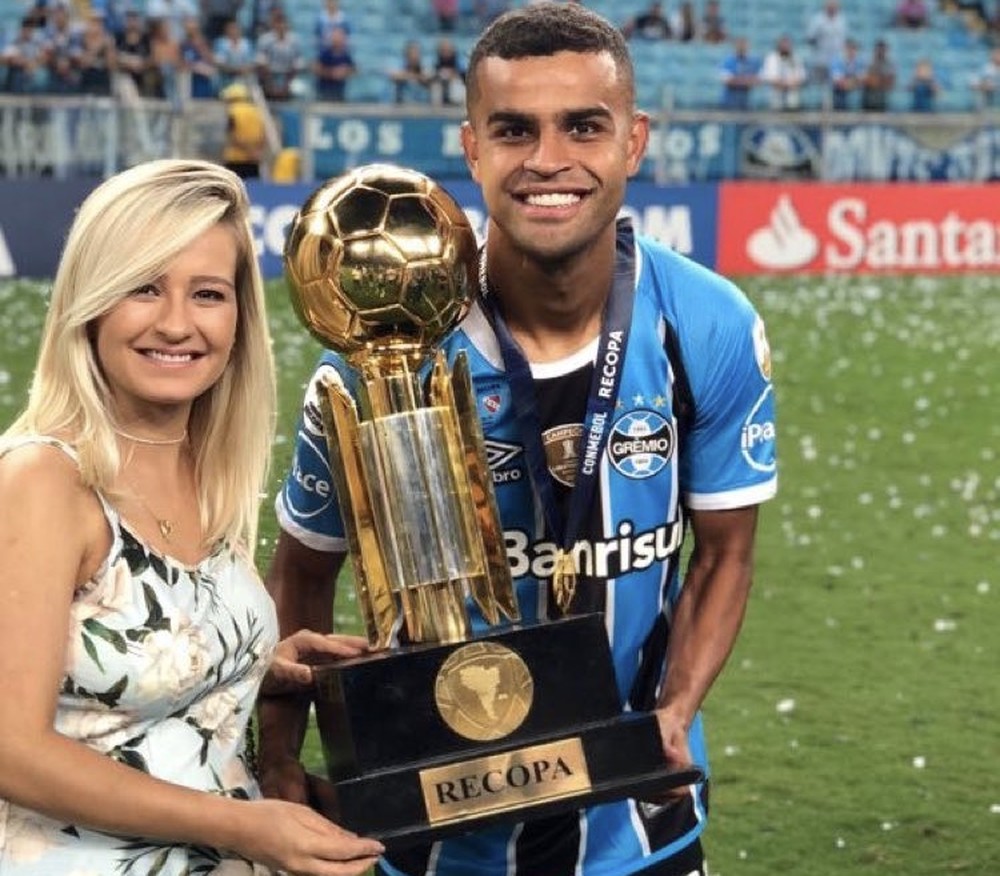Titular pé quente, Alisson aumenta lista de taças: Mais rápido do que imaginava