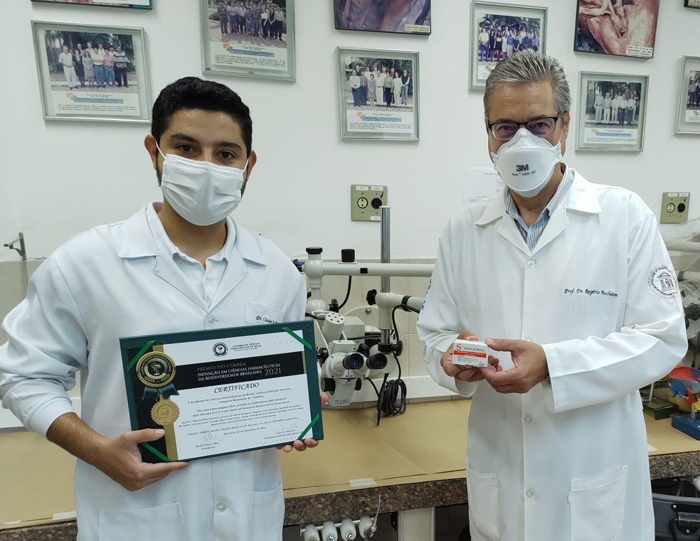 Pesquisa é premiada por estudo que mistura veneno de cobra com sangue de búfalo — Foto: Rogério Leone Buchaim/Arquivo pessoal