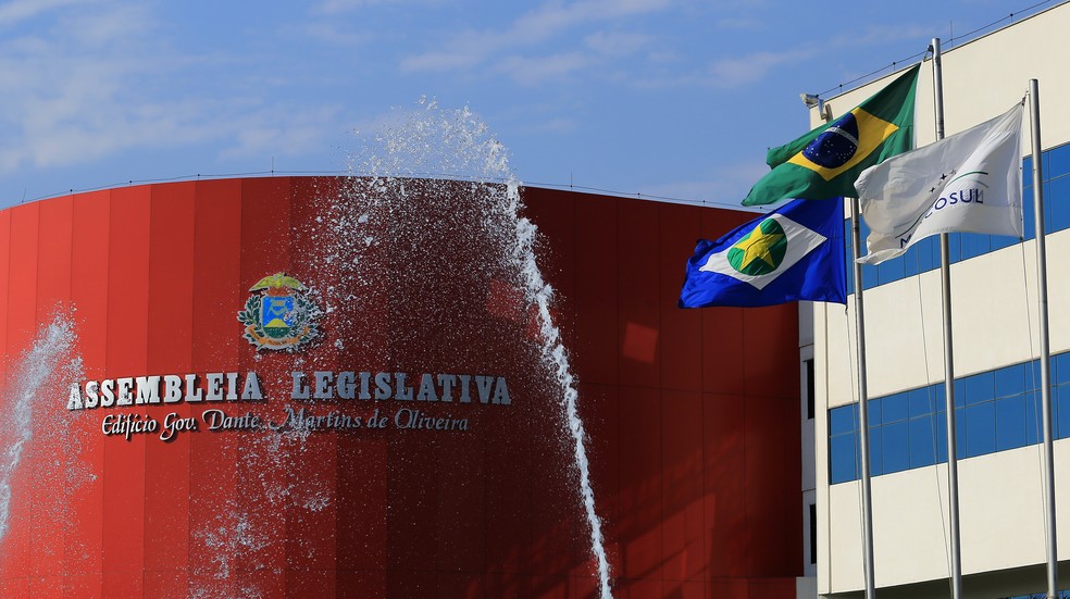 Votao do projeto foi adiado, aps um pedido de vista do deputado estadual Ldio Cabral (PT)  Foto: ALMT