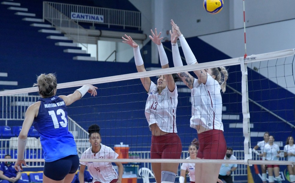 O São Caetano parou no paredão do Fluminense pela Superliga de Vôlei — Foto: Osvaldo F./Contrapé