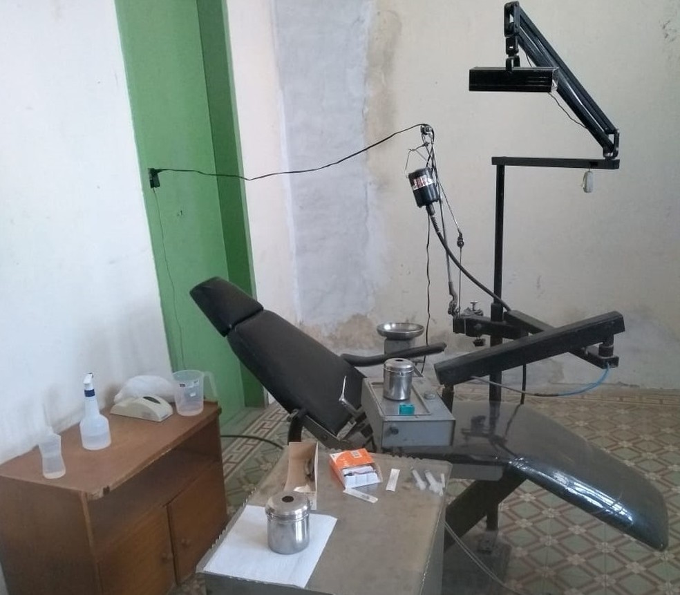 Dois falsos dentistas foram presos na quarta-feira (5) no municÃ­pio de Urandi (Foto: Conselho Regional de Odontologia (CRO-BA))