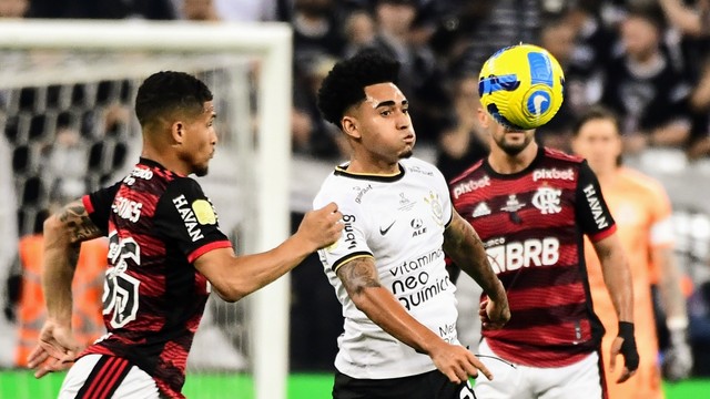 Corinthians e Flamengo empatam no primeiro capítulo da final da