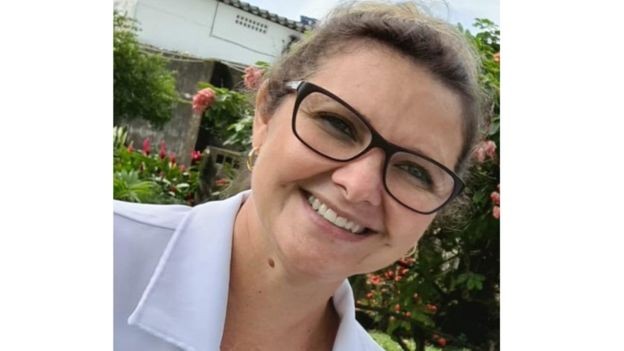 BBC: 'Quando saio para trabalhar de manhã, eu tento vencer o dia', conta a enfermeira Alessandra de Mello à BBC News Brasil (Foto: Arquivo pessoal via BBC)