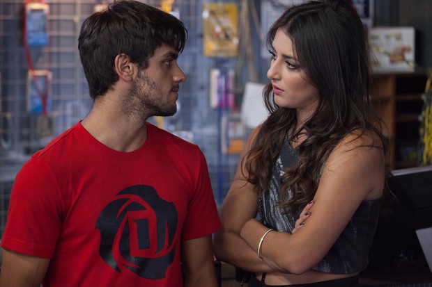Na pele dos personagens Cobra e Jade, Felipe Simas e Anajú Dorigon se destacaram em Malhação - Sonhos (Foto: Fabiano Battaglin/TV Globo)
