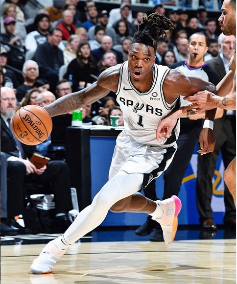 O jogador de basquete Loonie Walker IV, atleta da equipe do San Antonio Spurs (Foto: Instagram)