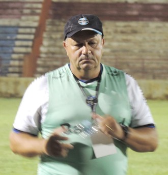 Técnico comemora vitória no melhor estilo Grêmio: na raça e no sufoco