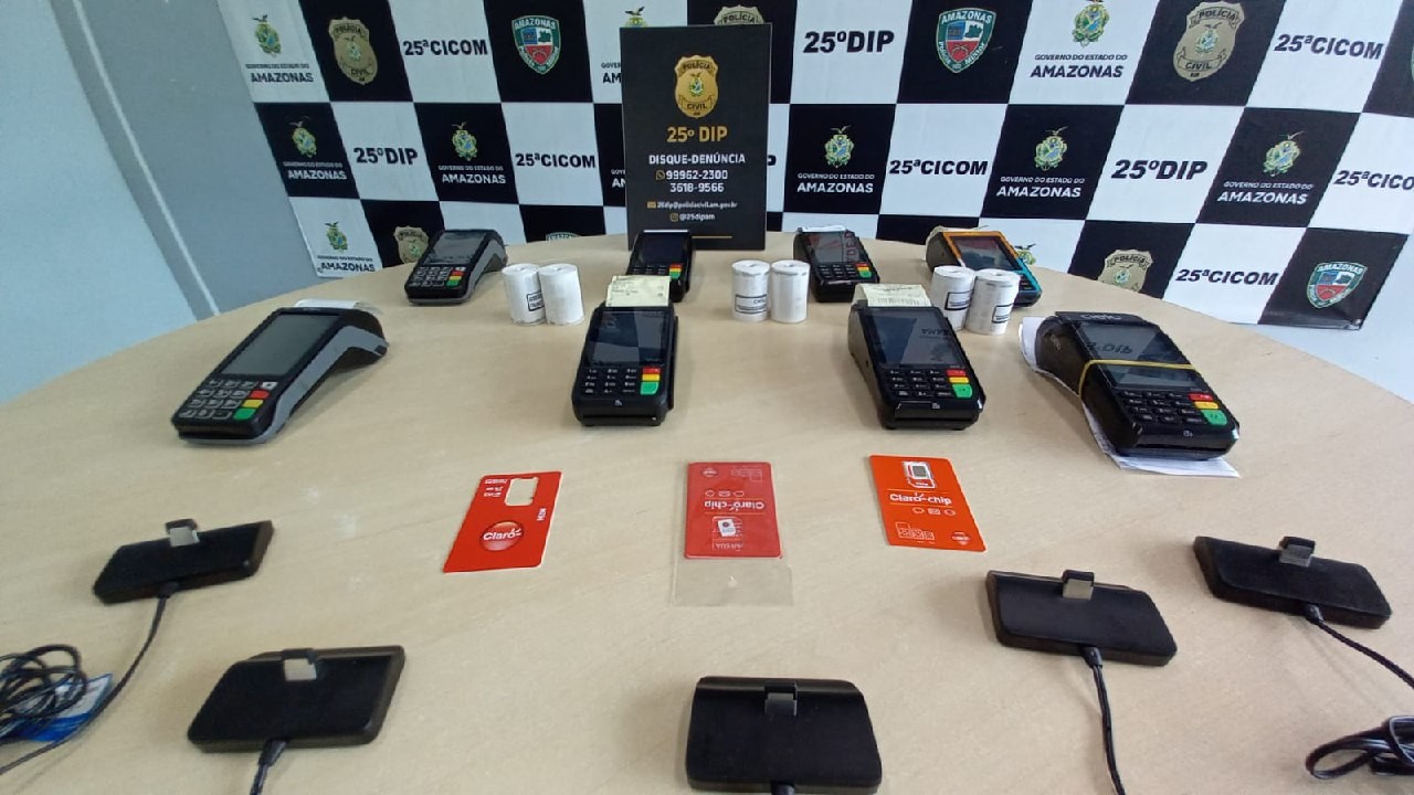 Trio é preso suspeito de furto com fraude na troca de máquinas de cartão em Manaus