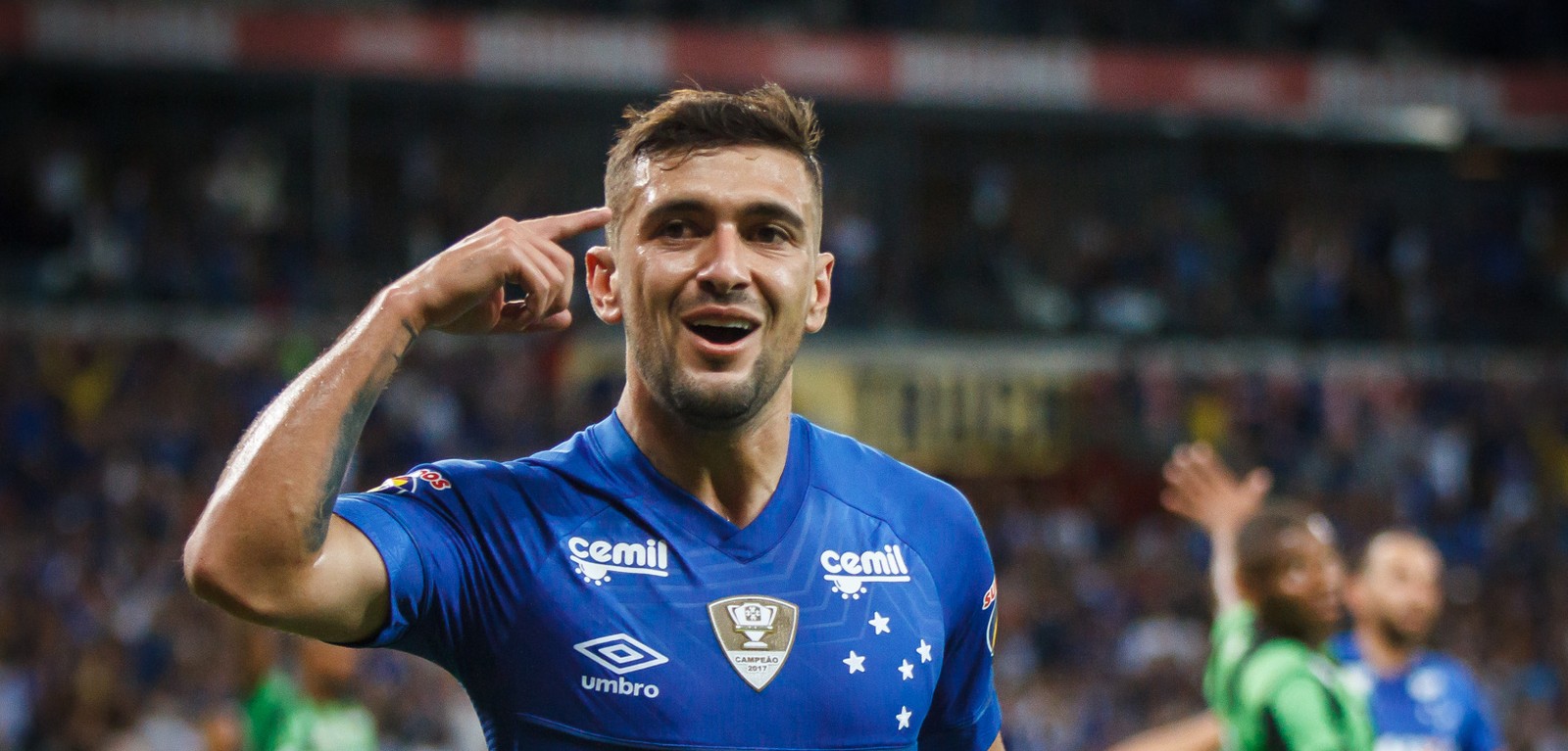 Dúvida para semifinal da Copa do Brasil, Arrascaeta fica na torcida por Prêmio Puskás, da Fifa