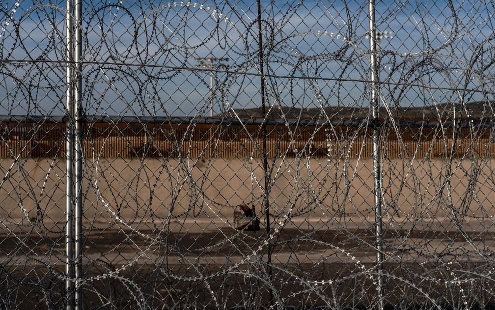 Nenhum migrante que cruzou a fronteira terrestre do México para os EUA foi condenado por ataque terrorista — Foto: Guillermo Arias/AFP