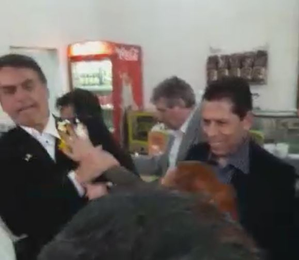Jair Bolsonaro leva ovada em Ribeirão Preto nesta quinta-feira, 17 de agosto. (Foto: Reprodução)