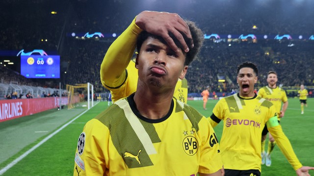 Explosão deixa jogador do Dortmund ferido e adia jogo da Champions League