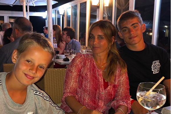 Louise Redknapp com os dois filhos (Foto: Instagram)