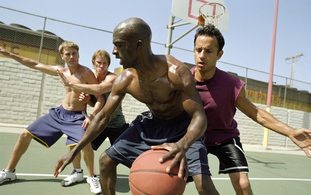 Jogando basquete euatleta (Foto: Getty Images)