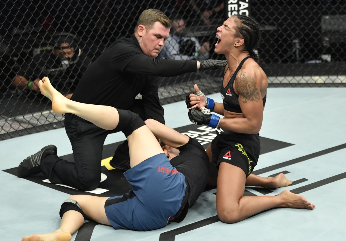 Vivi Araújo emplaca segunda vitória conseguida no UFC: 