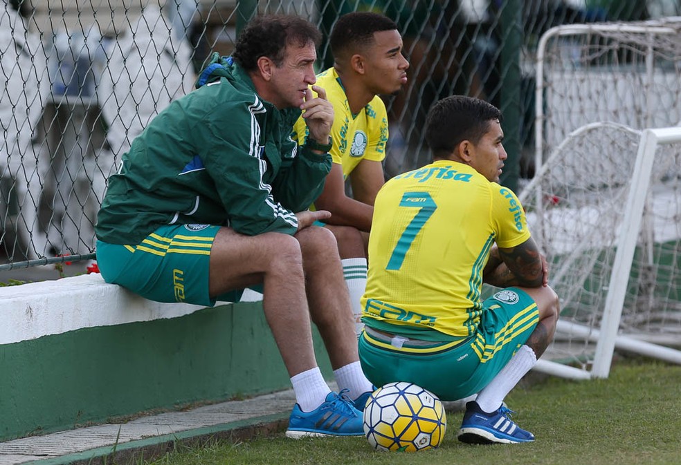 Gabriel Jesus ao lado de Dudu e Cuca na Academia, em 2016 — Foto: Cesar Greco/Ag. Palmeiras