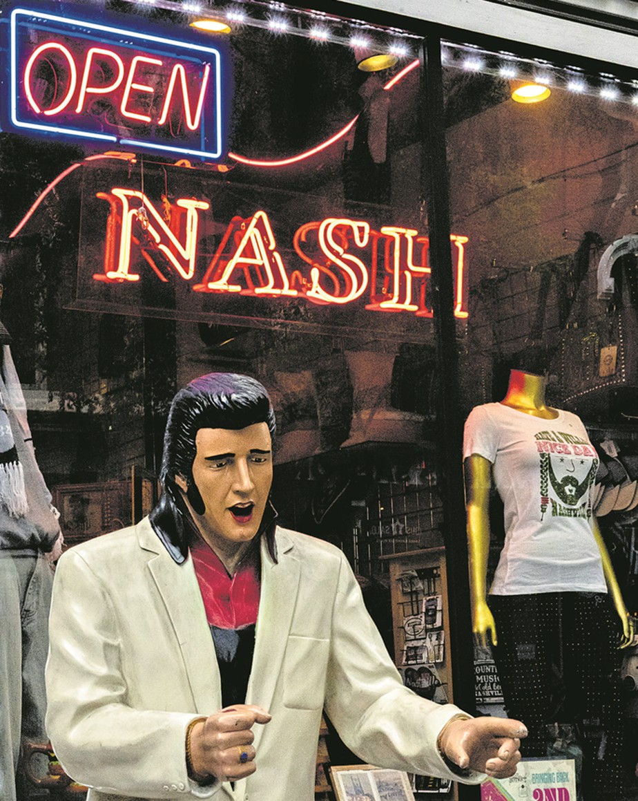 Só falta cantar. Estátua de Elvis em Nashville, EUA: com uso de ferramentas tecnológicas, voz do  antor pode “ressuscitar'
