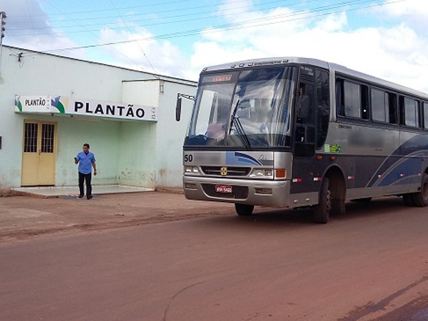 Dupla invadiu o ônibus e cometeram o assalto (Foto: Luís Carlos/Realidadeemfoco)