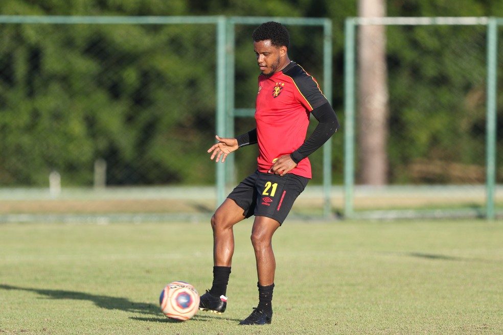 Rithely está de volta ao Sport após dois anos — Foto: Marlon Costa / Pernambuco Press