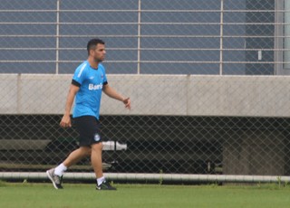 Grêmio segue planejamento após manter Roger e faz oferta por Maicon
