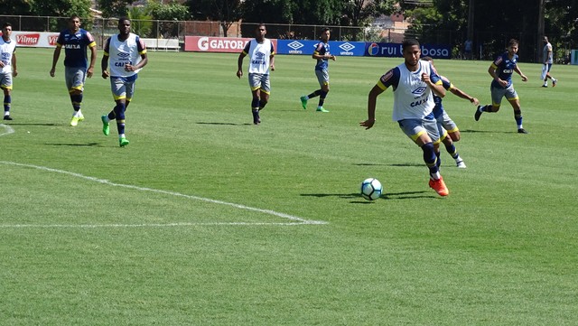 Titulares na academia e reservas no campo: veja como foi a segunda-feira na Toca II