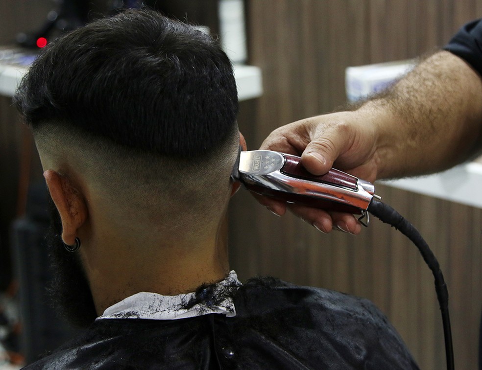 Curso de corte de cabelo Ã© um dos oferecidos.  â Foto: DivulgaÃ§Ã£o