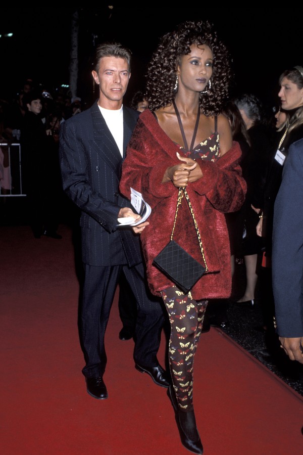 David Bowie and Iman during "Freejack" Los Angeles Premiere at Mann's Chinese Theatre in Hollywood, California, United States. (Photo by Jim Smeal/Ron Galella Collection via Getty Images) (Foto: Ron Galella Collection via Getty)