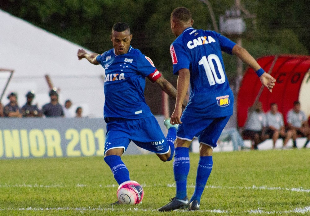 Mais um: Cruzeiro também negocia renovação de contrato com volante Vander