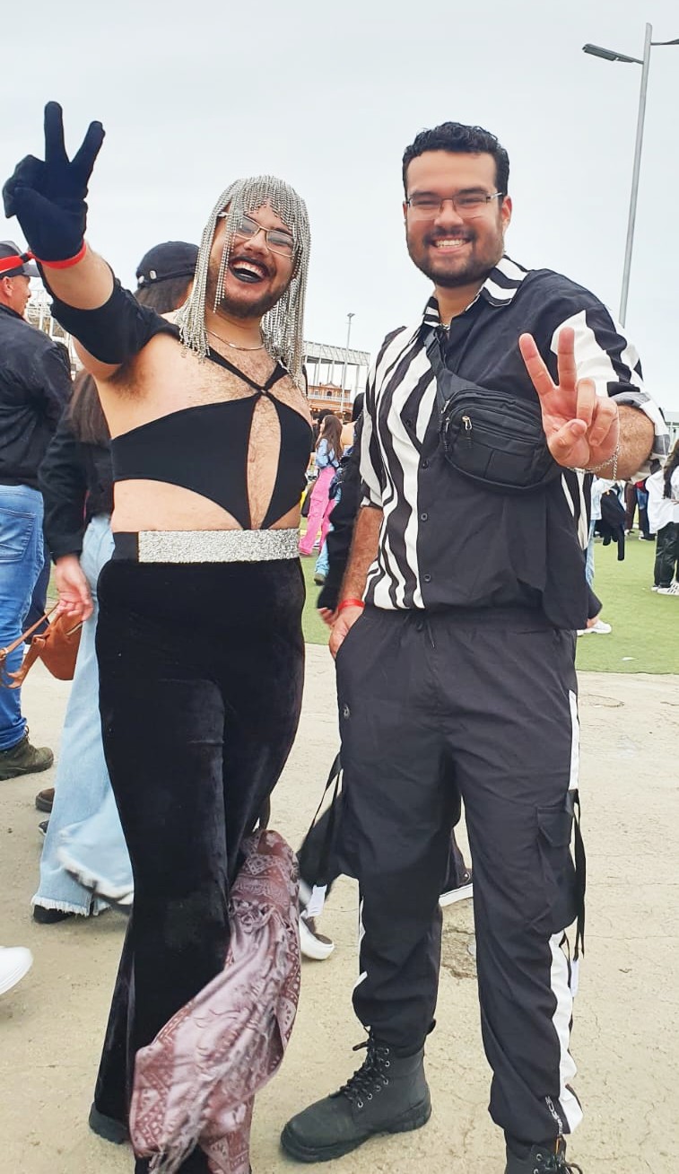 Fã de Demi Lovato investe em look especial para show da cantora no Rock in Rio	