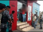 Vídeo mostra trio se entregar após fazer reféns em tentativa de assalto