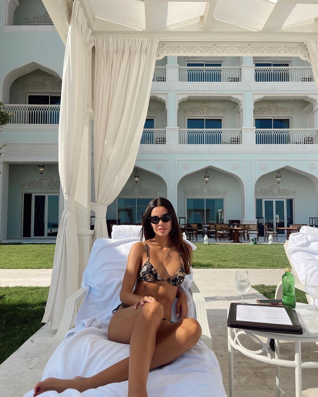 Joana Sanz em hotel de luxo, durante viagem em novembro de 2022 — Foto: Divulgação Instagram