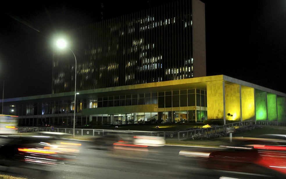 Palácio do Buriti, em Brasília, iluminado para a Semana da Pátria (Foto: Renato Araújo/GDF/Divulgação)