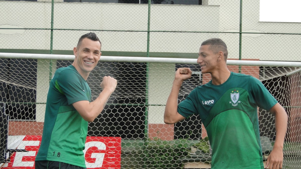 Marcelo Toscano mira contrato longo e espera 