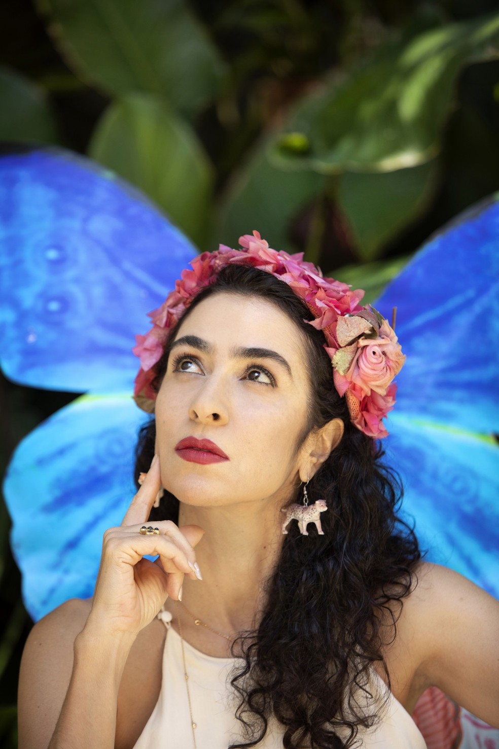 Marisa Monte: a designer Mareanna Essa cita a cantora como exemplo de naturalidade de beleza no quesito sobrancelha — Foto: Leo Aversa