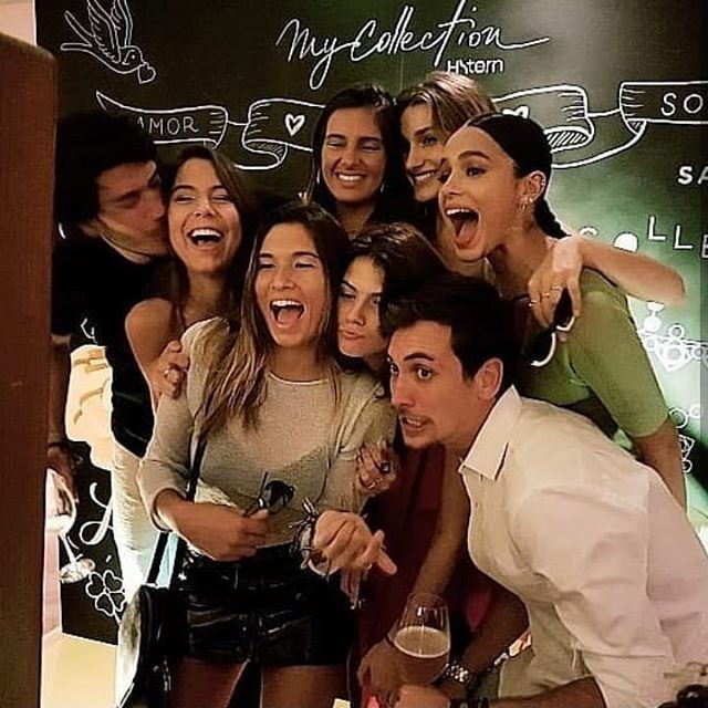Sasha e Bruna Marquezine: diversão com amigos (Foto: Reprodução Instagram)