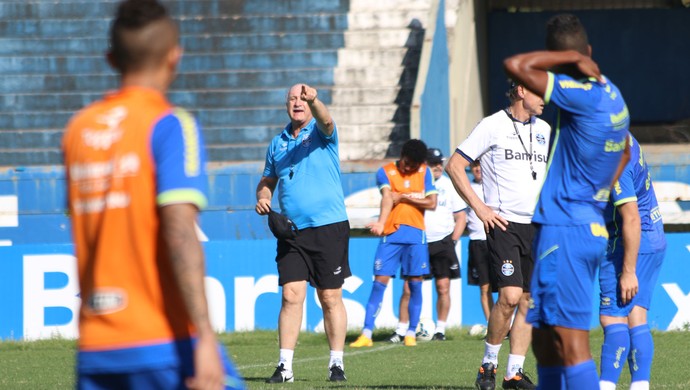 Grêmio lembra força do lanterna em casa e liga alerta: Está desesperado