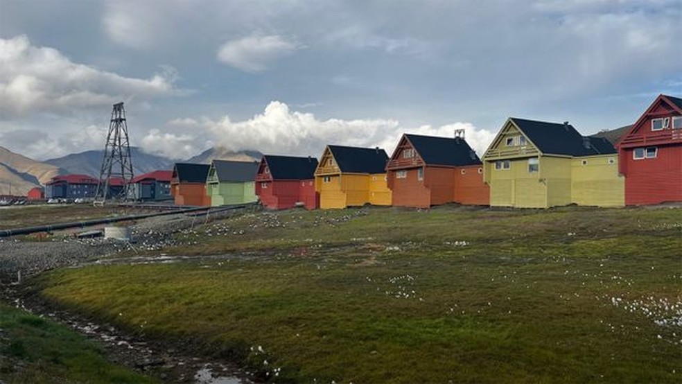 As casas coloridas de Svalbard — Foto: BBC
