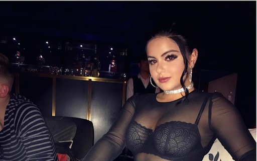 Ex-estrela infanto-juvenil Ariel Winter posa de lingerie com