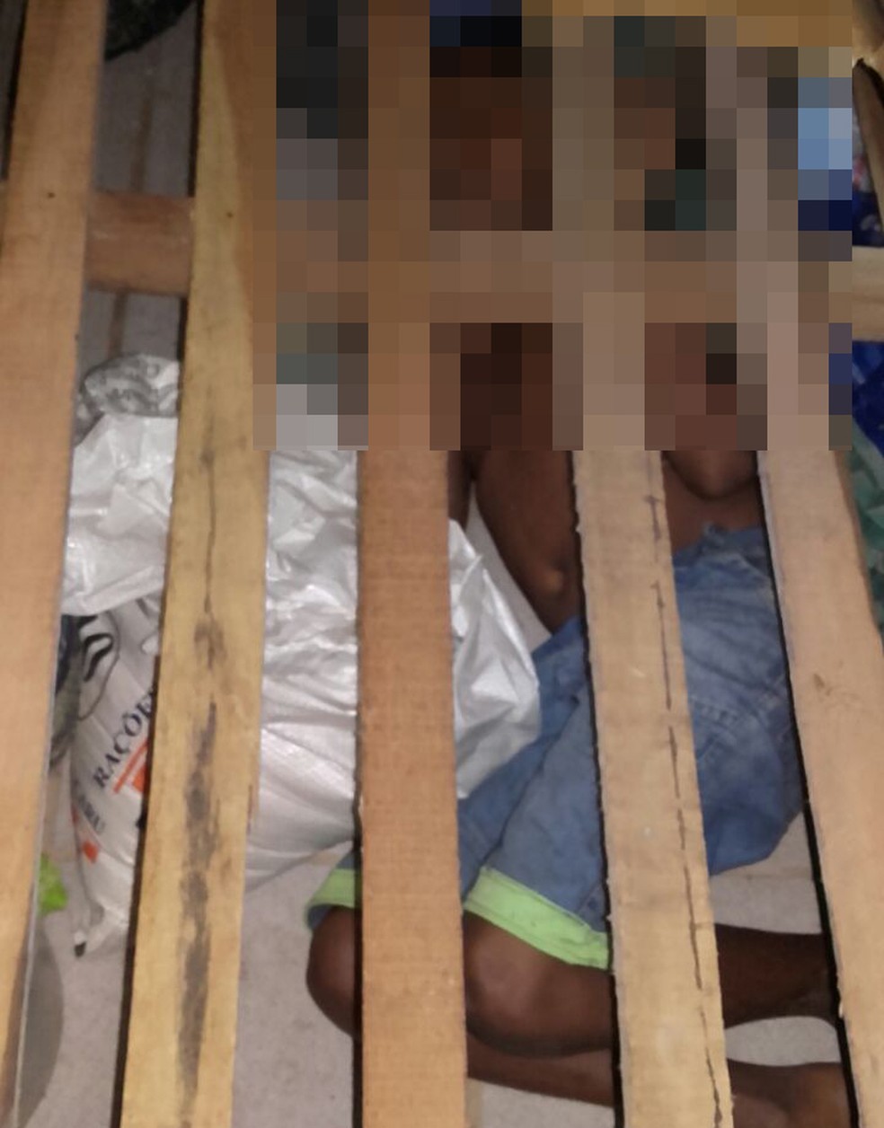 Menino de 13 anos foi encontrado debaixo da cama de um detento — Foto: Divulgação / Sinpoljuspi
