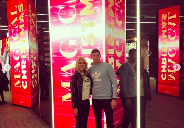 O jogador de futebol argentino Emiliano Sala com a ex-namorada, a modelo francesa Berenice Schkair (Foto: Instagram)