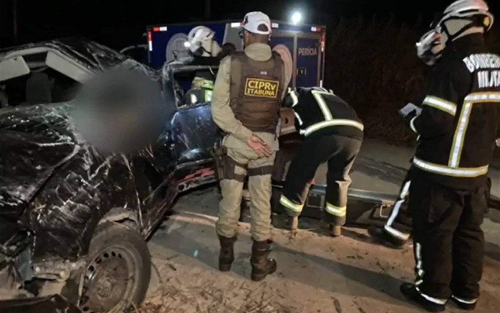 Corpo de Bombeiros foi acionado para resgatar vítimas — Foto: Reprodução/TV Bahia