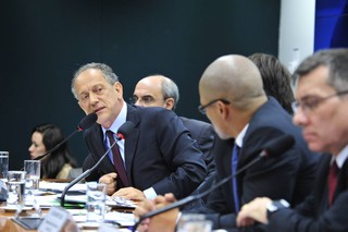 Fla fala em veto da CBF para jogar em Brasília; Feldman nega e pede diálogo