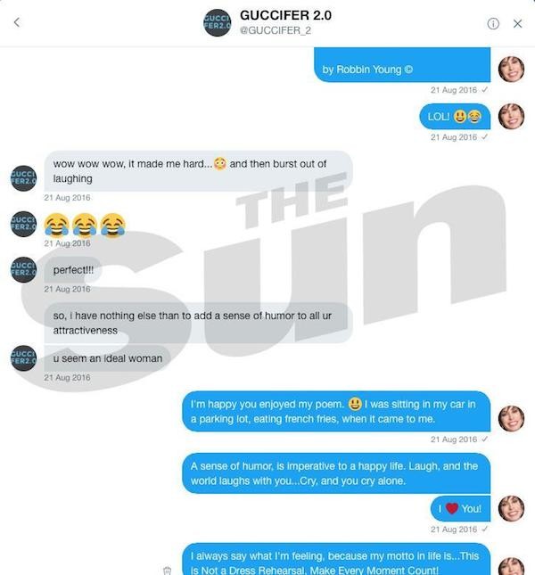 Parte da troca de mensagens divulgadas pelo jornal The Sun entre a atriz Robbin Young e o perfil pertencente aos espiões russos que influenciaram nas eleições presidenciais dos EUA (Foto: Reprodução)