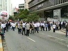 Taxistas protestam contra regulamentação de aplicativos em SP
