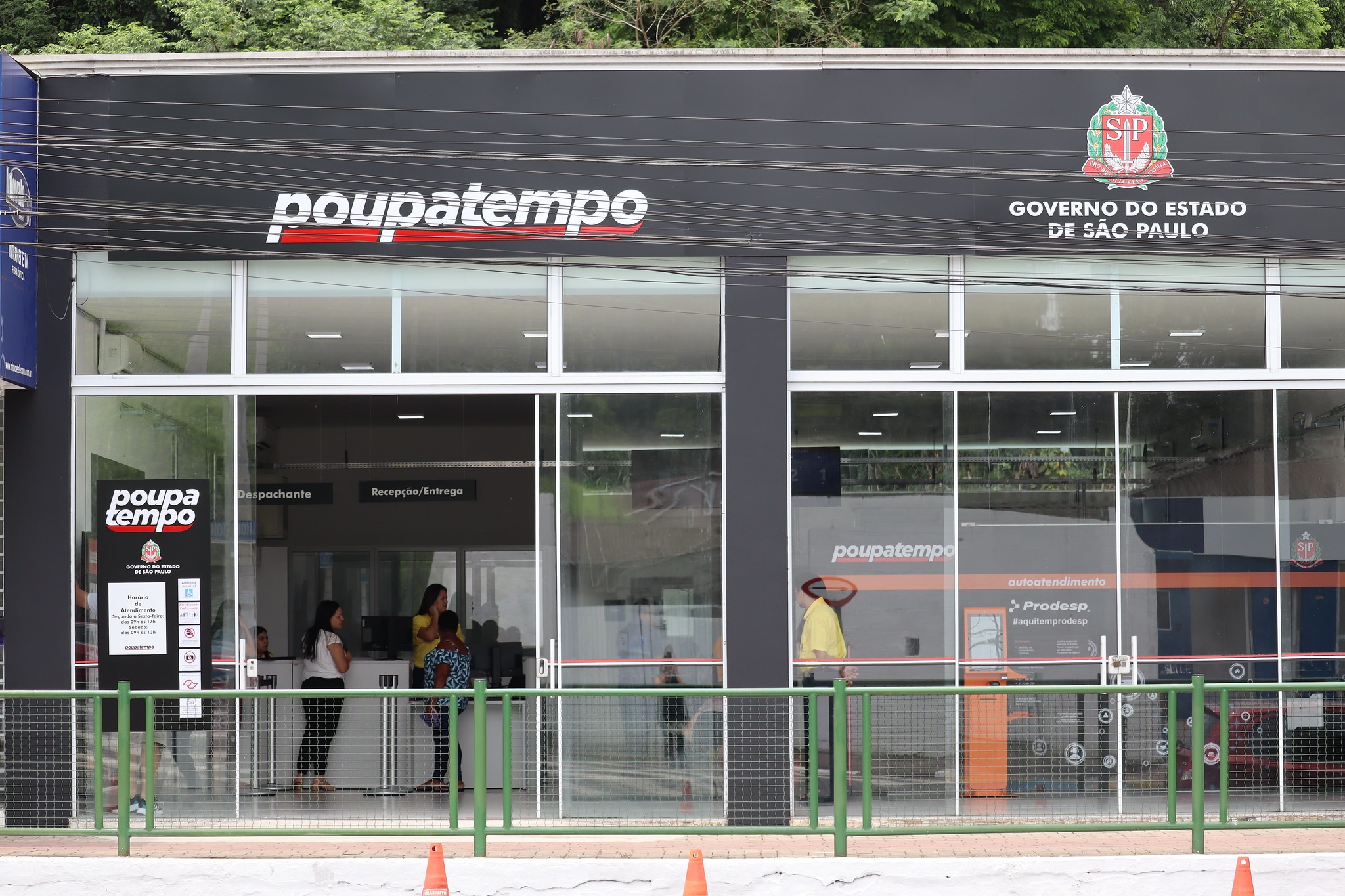 Unidades do Poupatempo são inauguradas em Cajati e Iguape, SP 