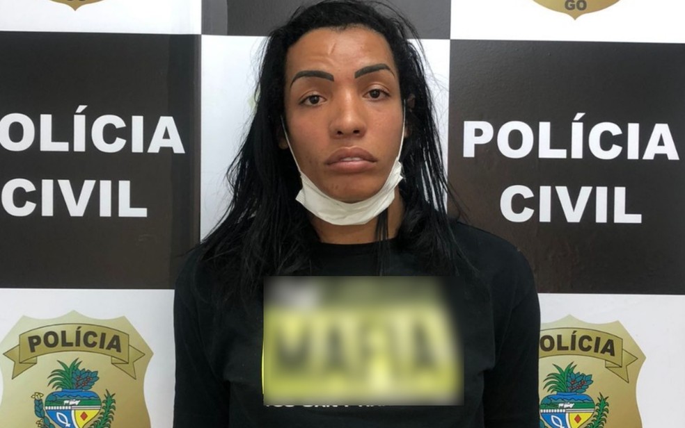 Travesti é presa suspeita de drogar vítimas com pó branco e obrigá-las a fazer transferências por PIX, em Goiânia, Goiás — Foto: Divulgação/Polícia Civil