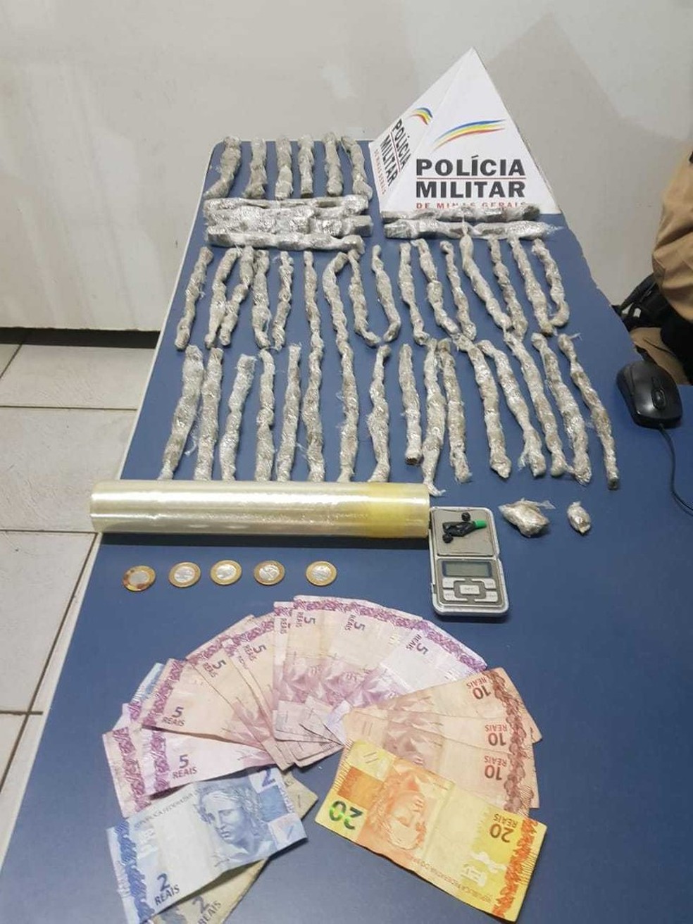 Homem é preso com mais de 200 buchas de maconha no Shopping Park em Uberlândia