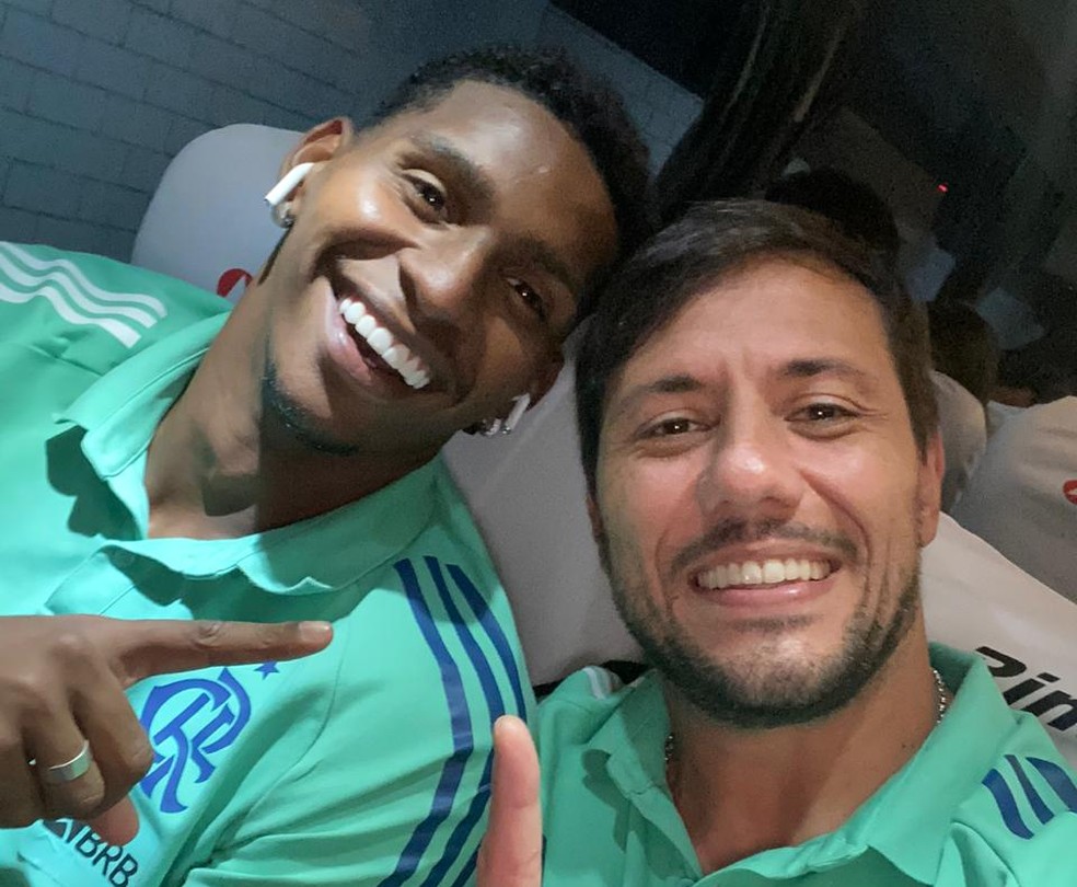Hugo Souza e Diego Alves — Foto: Reprodução