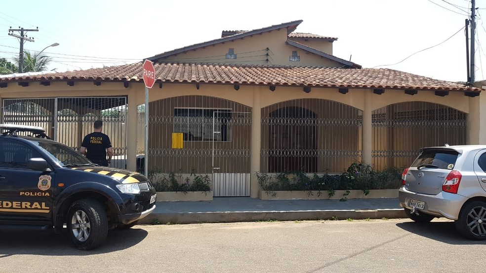 Policiais cumpriram mandados nas casas dos gestores nesta terÃ§a (28) (Foto: DivulgaÃ§Ã£o/PolÃ­cia Federal no Acre)