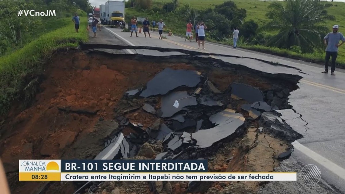 Chuva Intensa Provoca Abertura De Cratera Em Rodovia No Sul Da Bahia Cidades Registraram